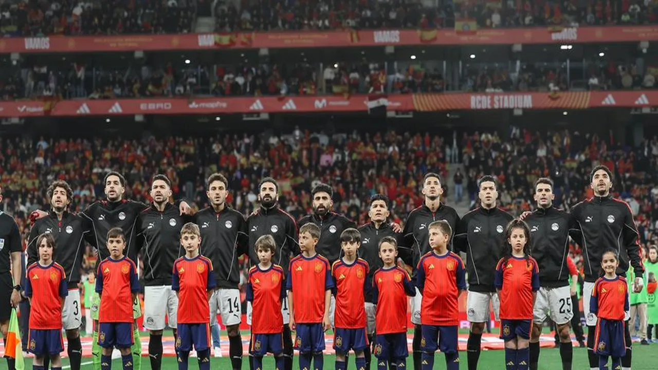 حسام حسن يعلن تشكيل منتخب مصر لمباراة البرازيل.. ثلاثي هجومي